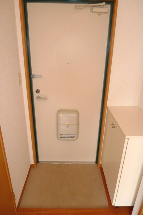 物件内観写真12　(玄関)