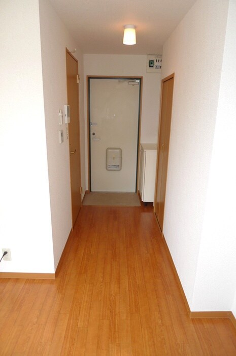 物件内観写真16　(廊下)