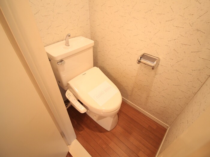 物件内観写真4　(トイレ)