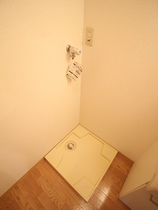 物件内観写真11　(洗濯機置場)