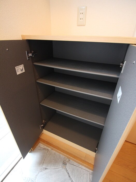 物件内観写真14　(靴箱)