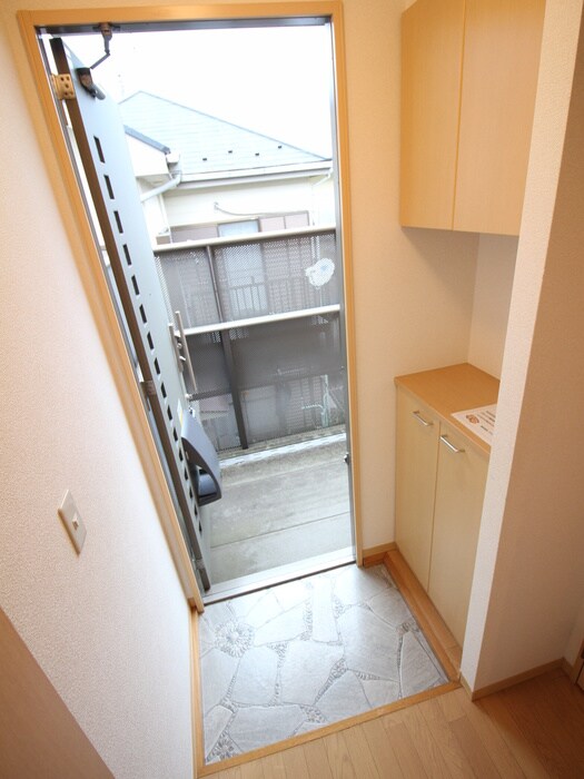 物件内観写真15　(玄関)