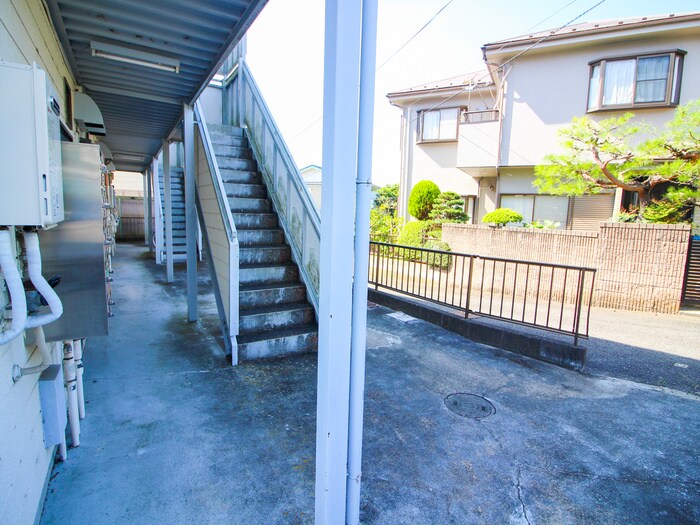 物件外観写真6　(エントランス部分)