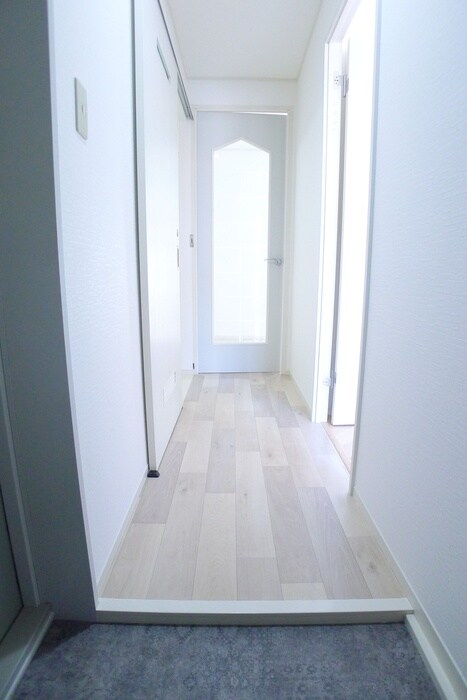 物件内観写真7　(玄関)