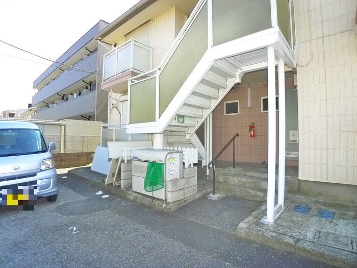 物件外観写真5　(エントランス部分)