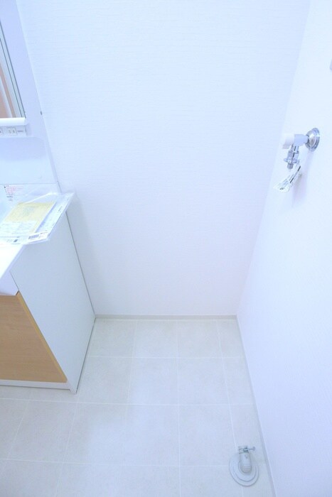 物件内観写真17　(洗濯機置場)