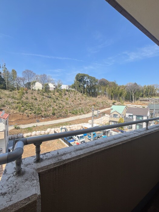 物件内観写真15　(室内からの展望)