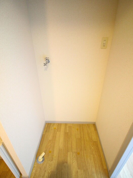 物件内観写真17　(洗濯機置場)