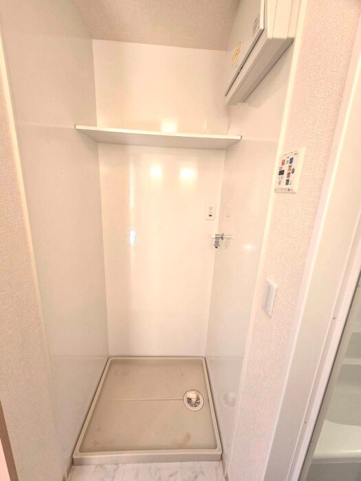 物件内観写真11　(洗濯機置場)