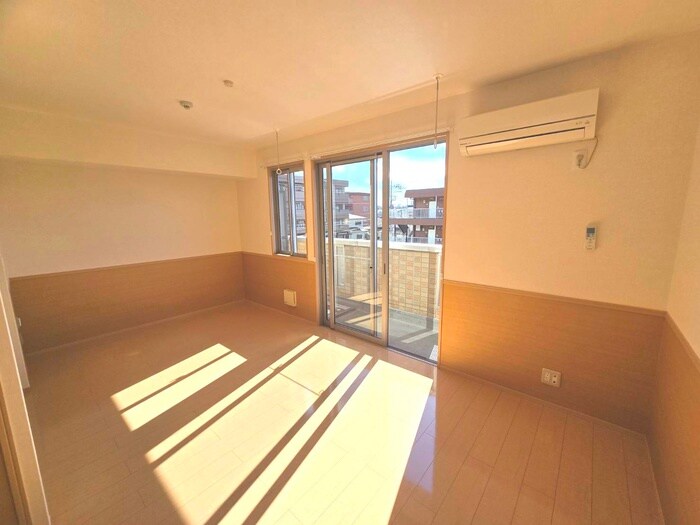 物件内観写真15　(居室)