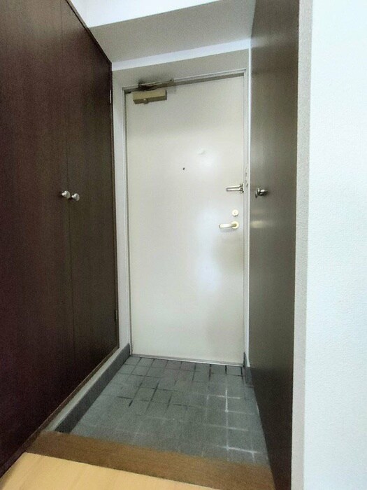 物件内観写真17　(玄関)