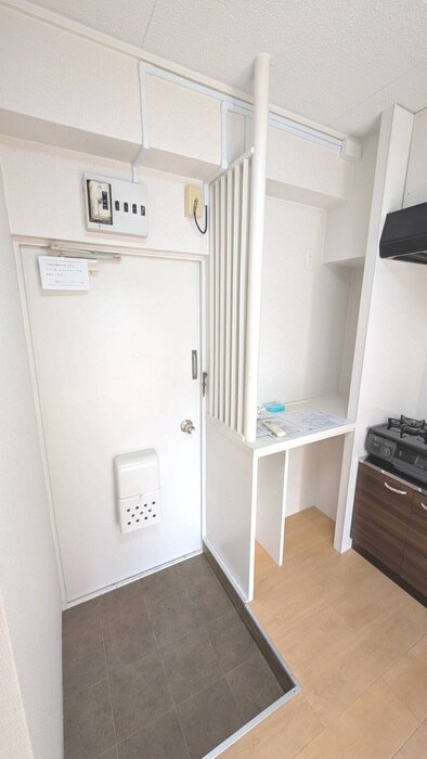 物件内観写真8　(玄関)