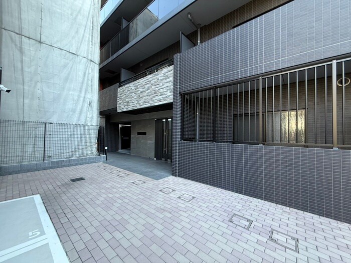 物件外観写真5　(エントランス部分)