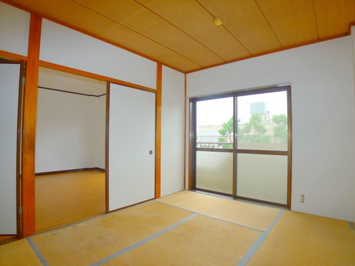 物件内観写真11　(室内からの展望)