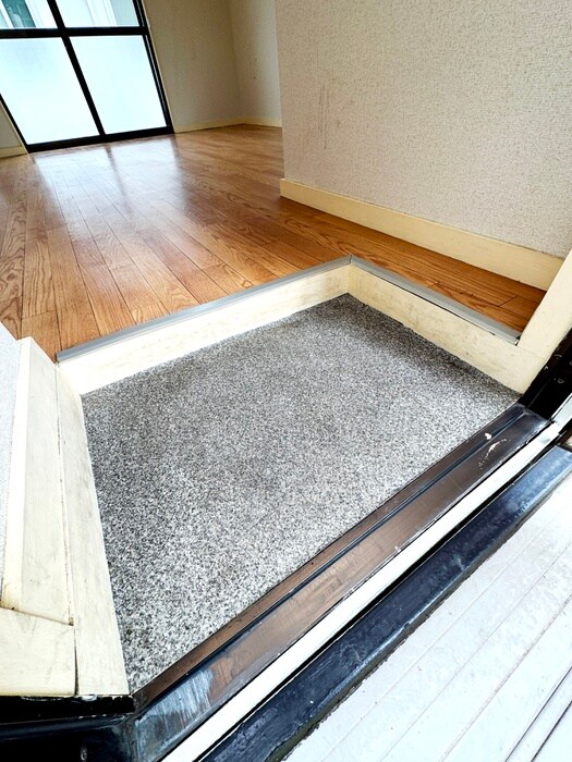 物件内観写真15　(玄関)