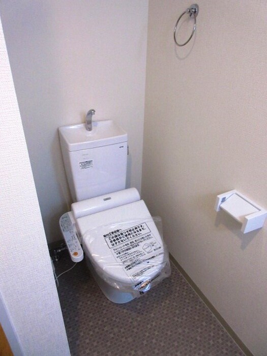 物件内観写真9　(トイレ)