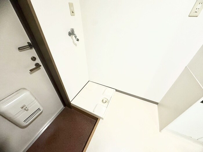 物件内観写真14　(洗濯機置場)