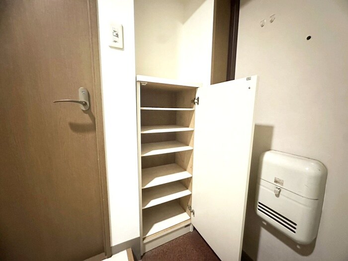 物件内観写真15　(靴箱)