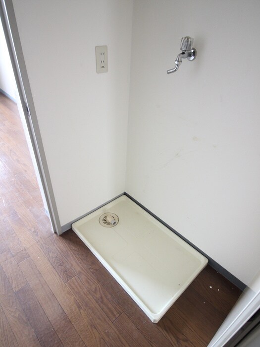 物件内観写真14　(洗濯機置場)