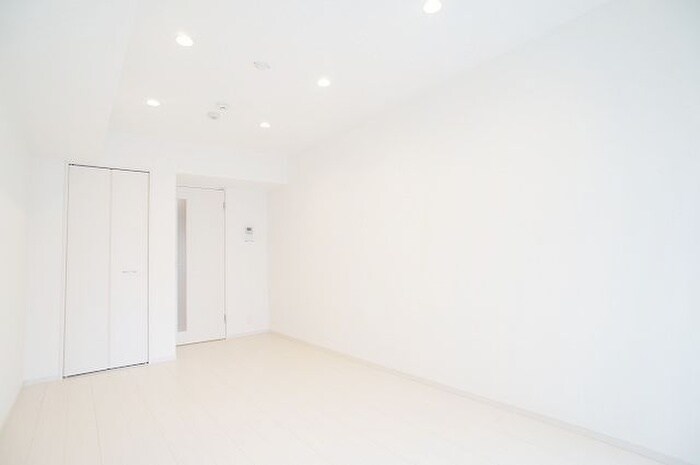 物件内観写真7　(室内からの展望)