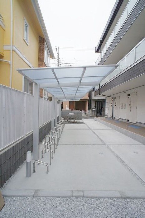 物件外観写真3　(駐輪場)