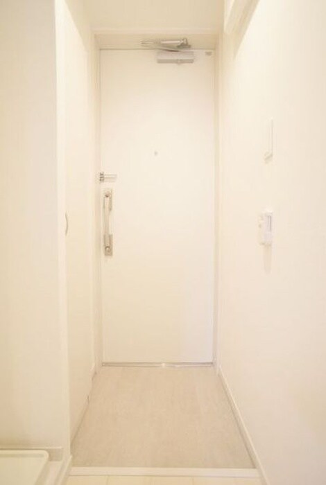 物件内観写真12　(玄関)