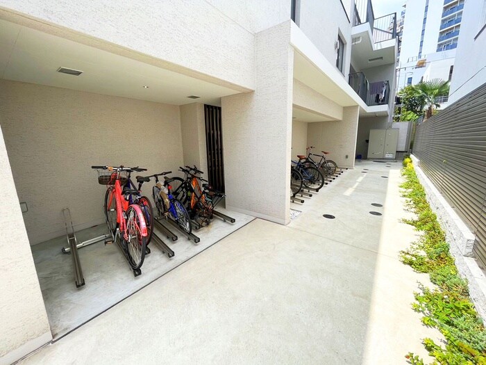 物件外観写真6　(駐輪場)