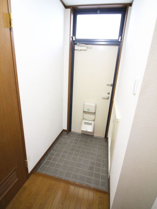 物件内観写真7　(玄関)