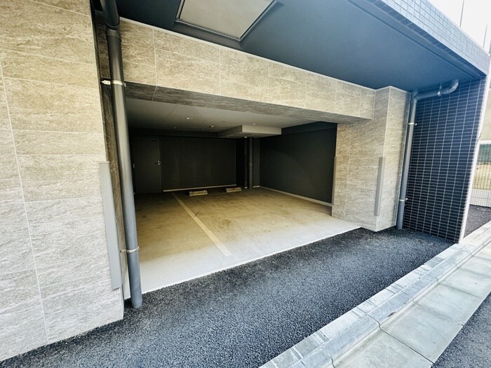 物件外観写真5　(駐車場)