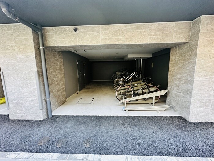 物件外観写真6　(駐輪場)