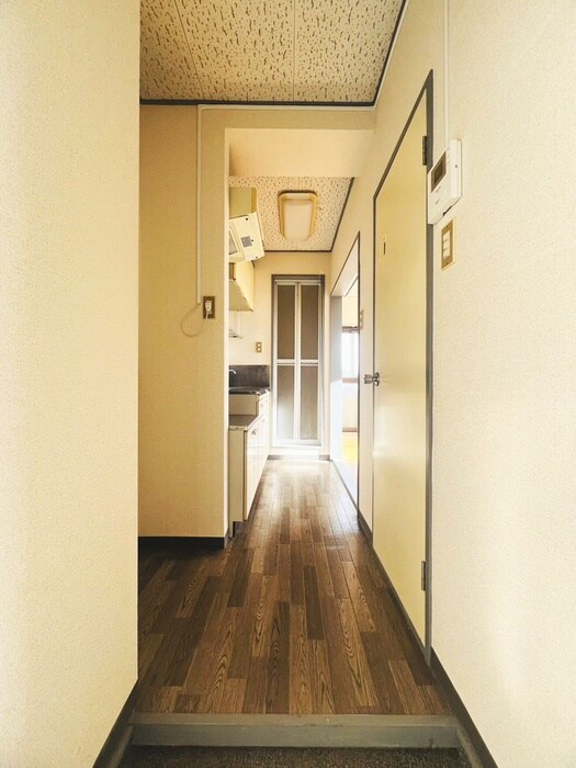 物件内観写真16　(廊下)
