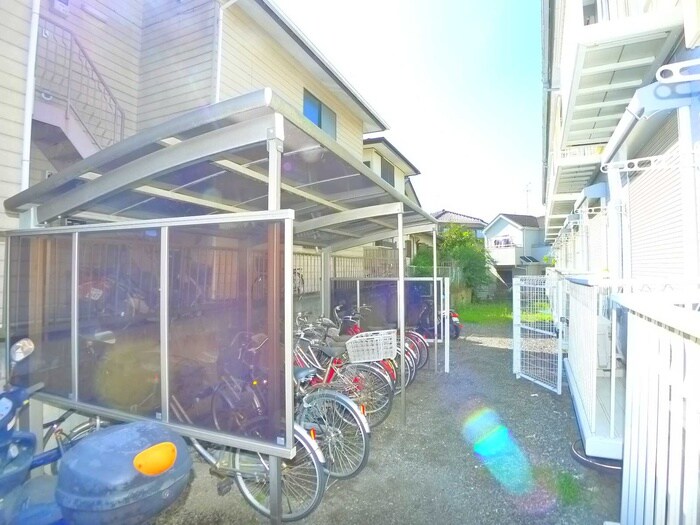 物件外観写真5　(駐輪場)