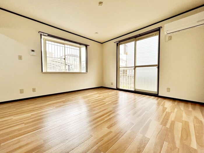 物件内観写真10　(居室)