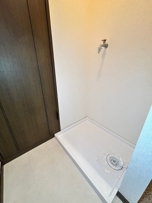 物件内観写真16　(洗濯機置場)