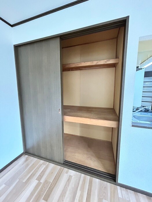 物件内観写真18　(収納)