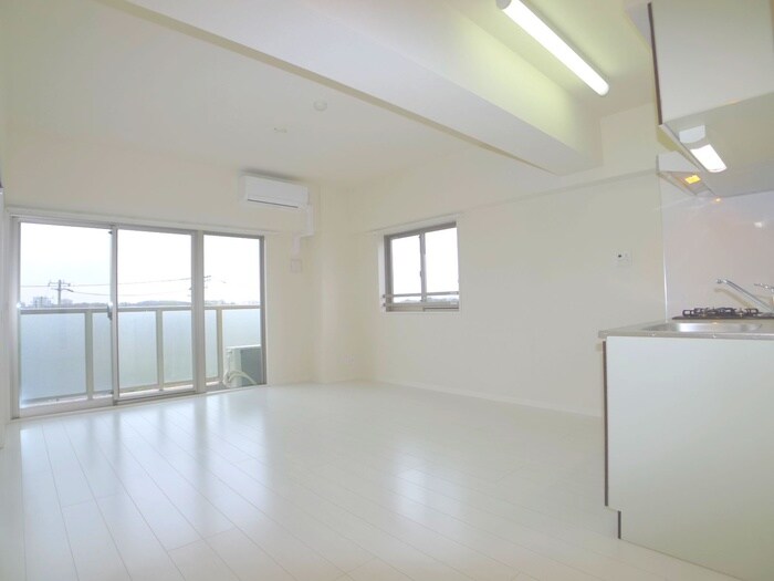 物件内観写真9　(室内からの展望)