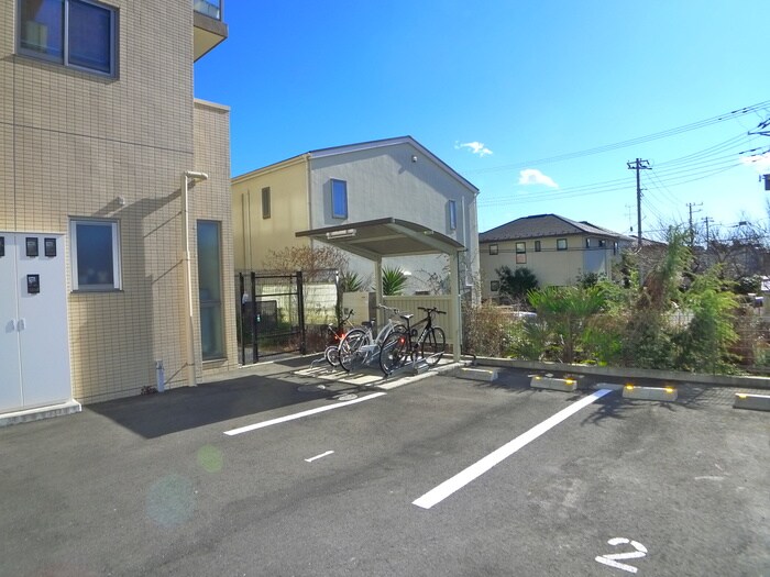 物件外観写真6　(駐輪場)