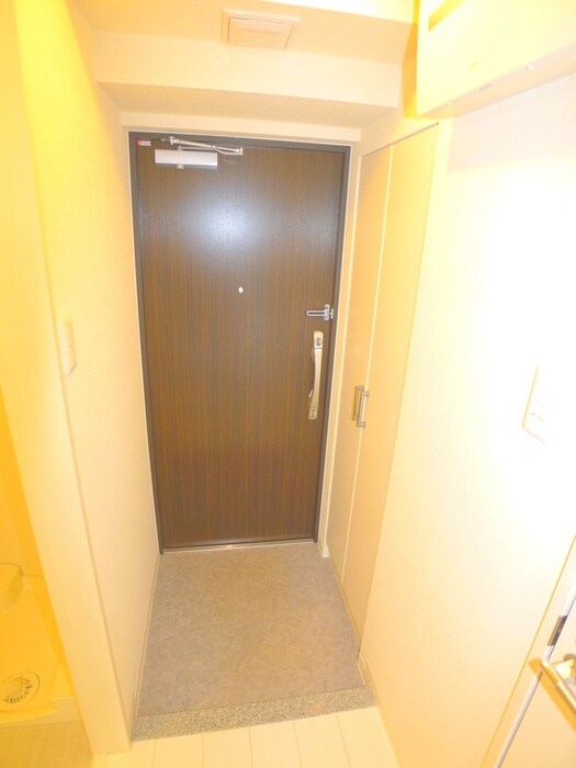 物件内観写真16　(玄関)