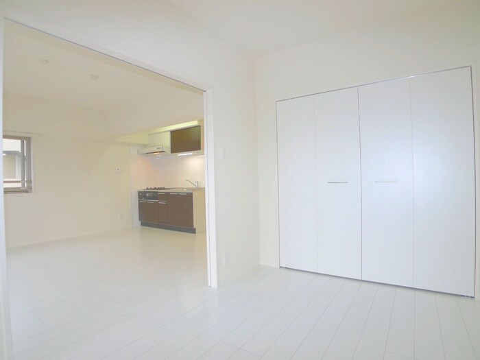 物件内観写真19　(居室)