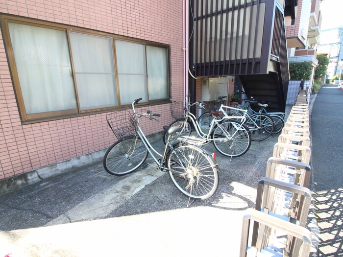 物件外観写真3　(駐輪場)