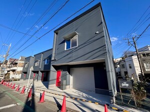 モン　ガレージュ外観写真