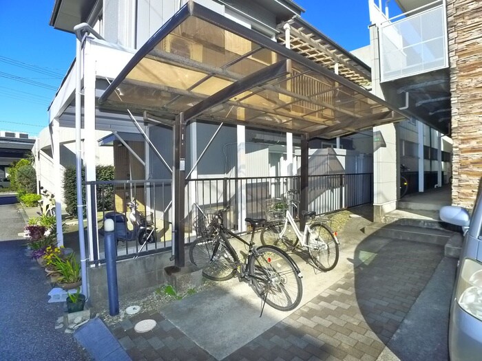 物件外観写真5　(駐輪場)
