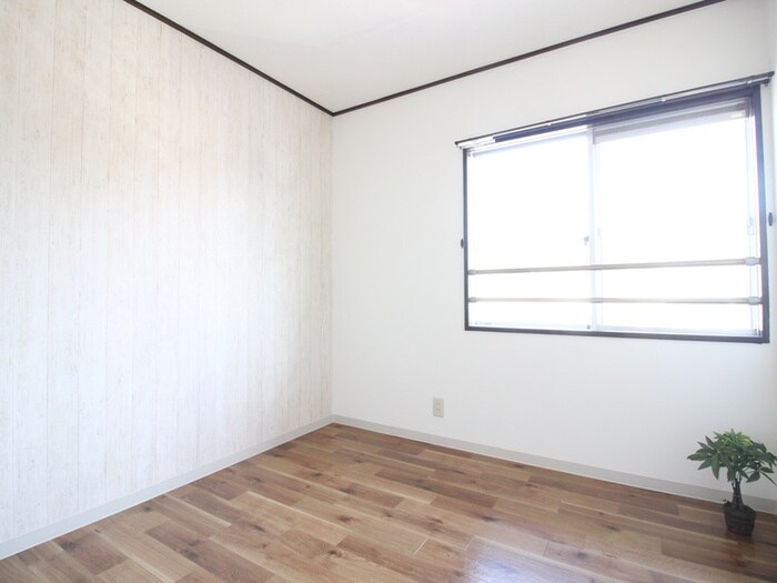 物件内観写真11　(居室)