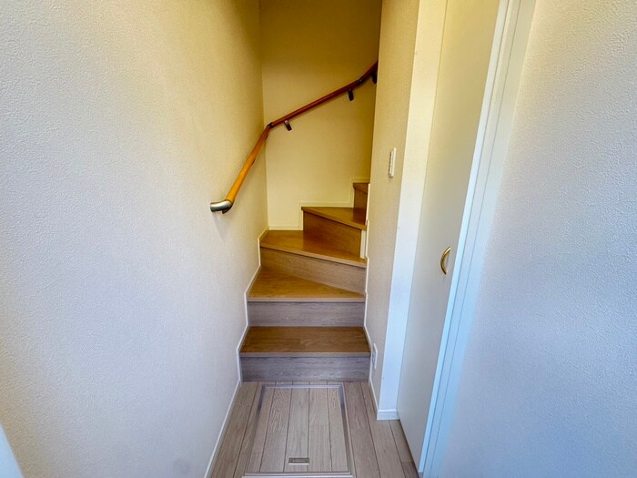 物件内観写真14　(玄関)