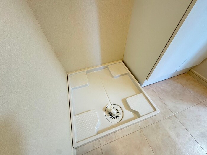 物件内観写真16　(洗濯機置場)