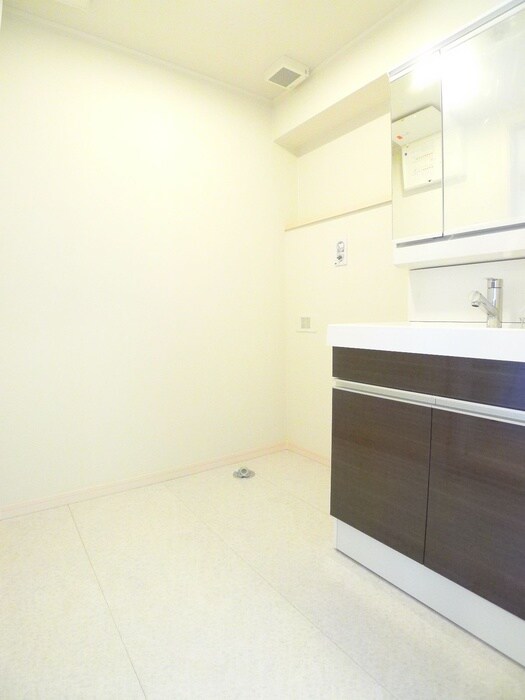 物件内観写真17　(洗濯機置場)