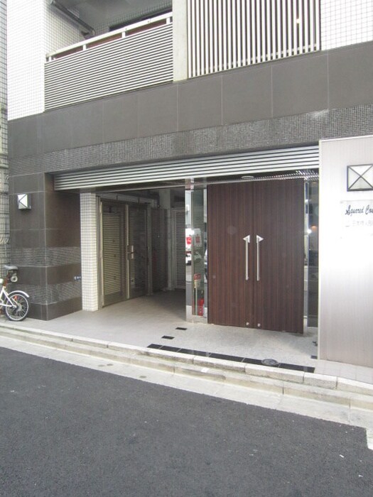 物件外観写真2　(エントランス部分)