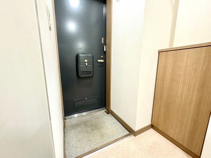 物件内観写真10　(玄関)