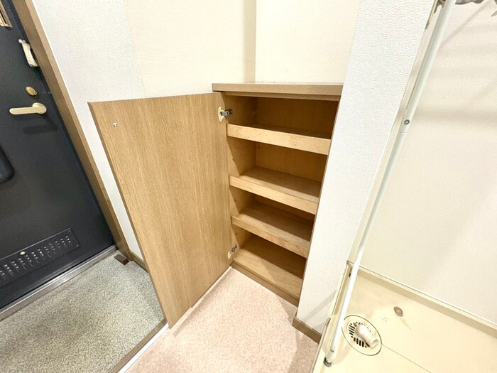 物件内観写真11　(靴箱)