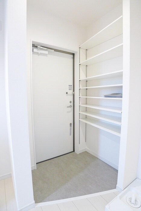 物件内観写真22　(玄関)